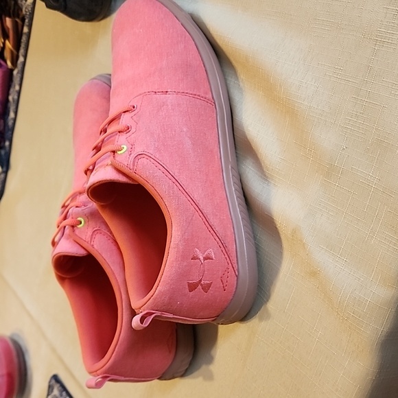 Under armour‎ shoes - Picture 4 of 5